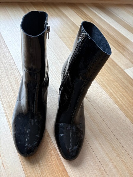 PIPER BLACK PATENT LEATHER ANKLE BOOTS -  Size EU 41  Excellent Condition