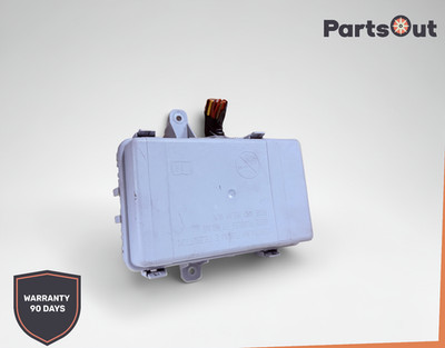 17-19 Alfa Romeo Giulia Rear Trunk Cabin Fuse Relay Box Block 005055060 OEM
