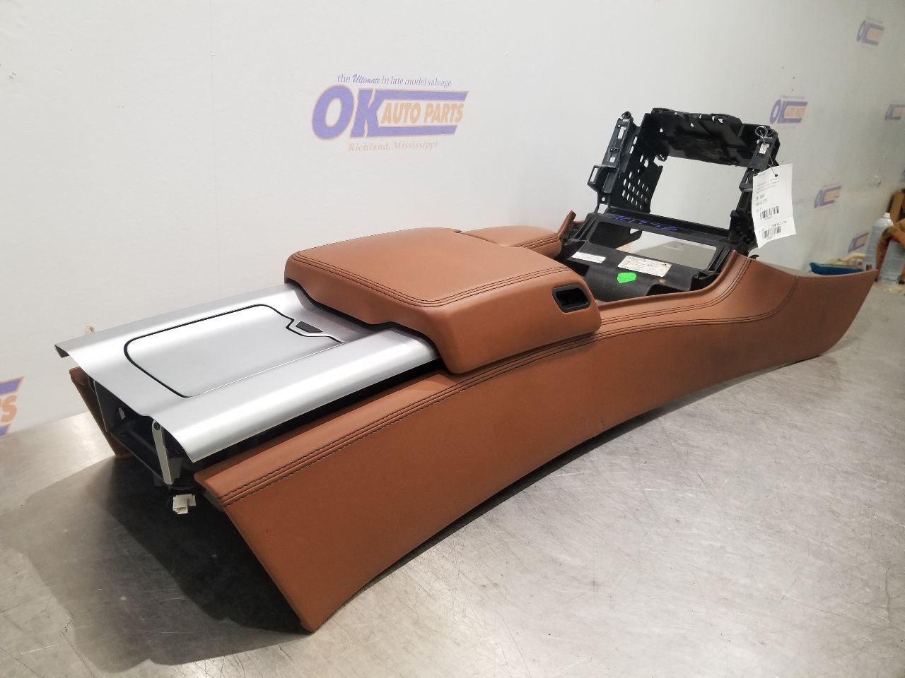 Mercedes-Benz SLS AMG FRONT+RIGHT Center console