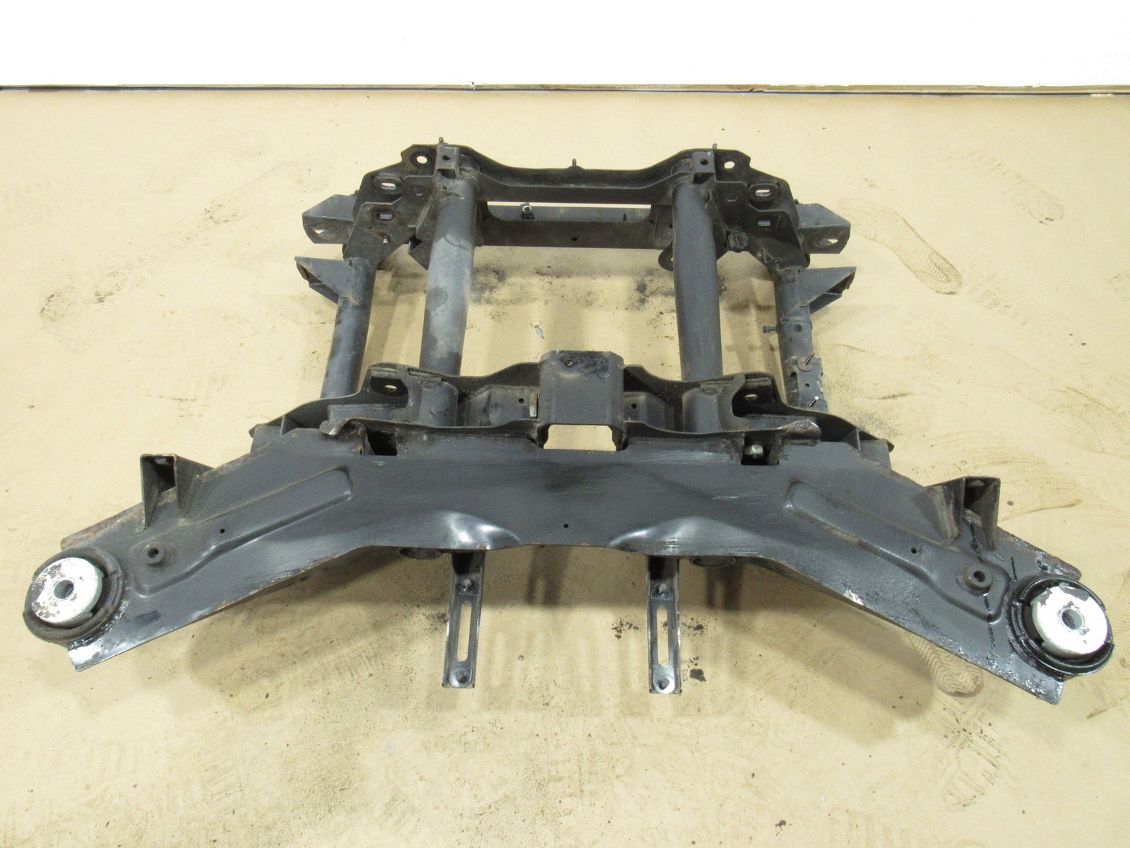 10-20 Bentley Mulsanne 2012 Rear Suspension Subframe Cradle Crossmember Y2