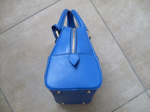 "COCCINELLE" BORSA DONNA BAULETTO A MANO IN PELLE AZZURRA NUOVO BELLISSIMO !!! - Foto 2 di 3