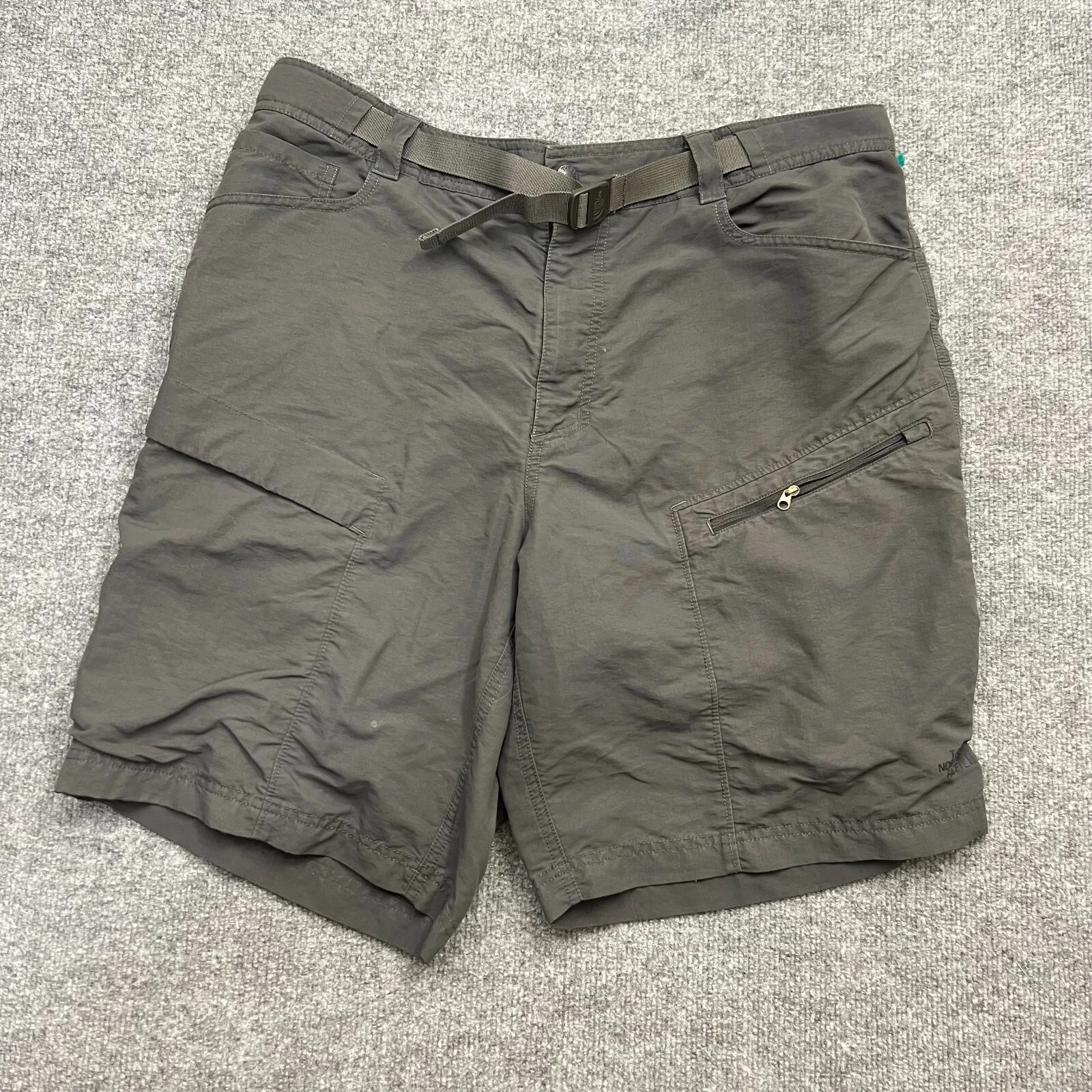 The North Face Hiking Shorts Men's XL Gray Pockets Belted Flat Front Zip Fly