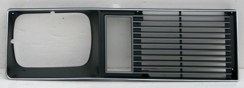 1984 Oldsmobile Omega ES NOS RH grille 22519962 - Picture 3 of 5