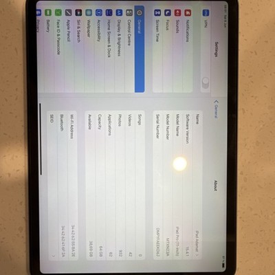Apple iPad Pro 11'' 64GB Gray Unlocked Wi Fi A12X iPadOS USB C MTXN2J/A bundle