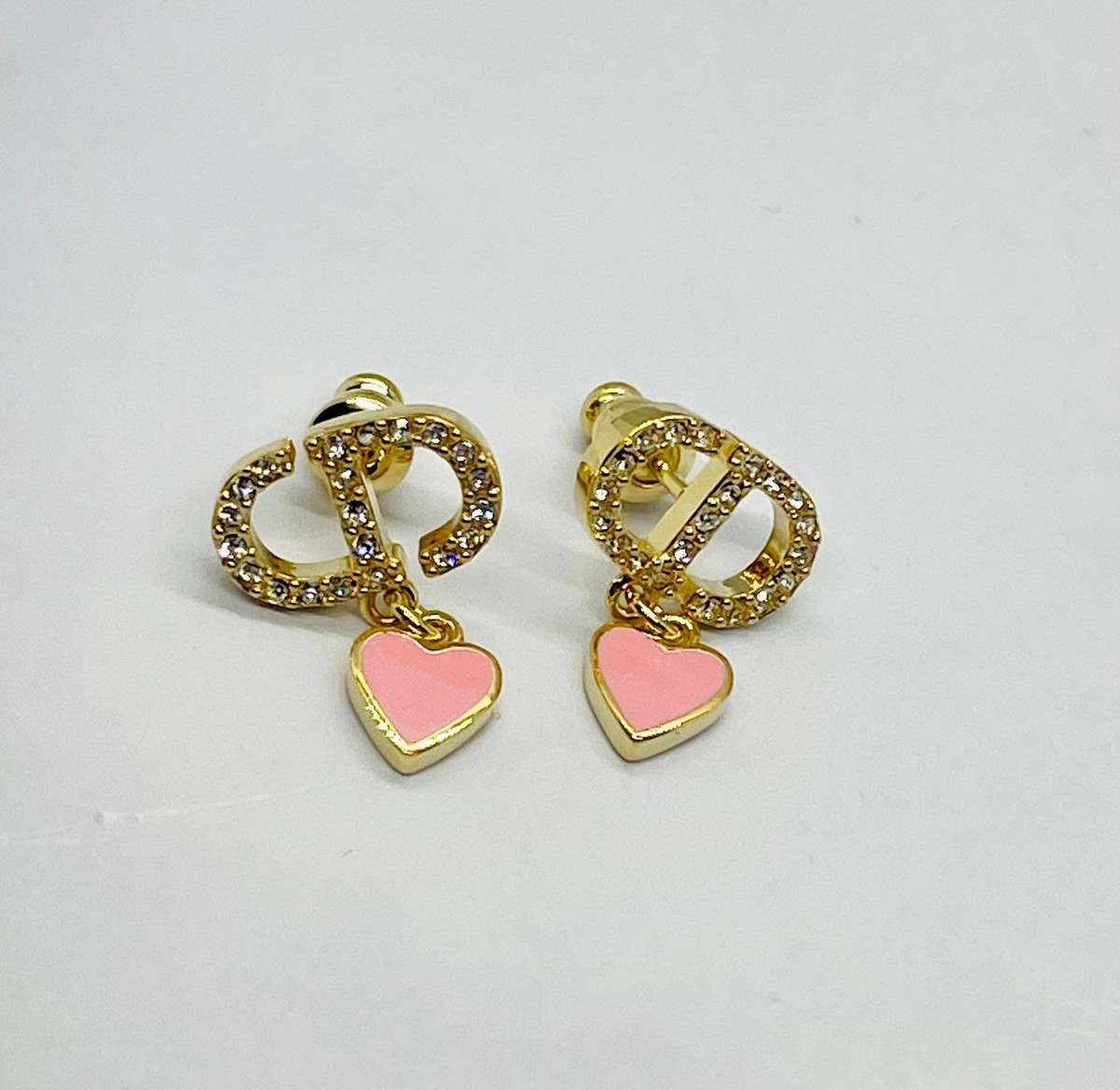 CHRISTIAN DIOR CD Pink Heart Pendant Earrings - Pre owned / MB6101