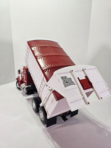 Ertl Big Farm Peterbilt 367 Truck With Grain Box Lights & Sounds Work 21" 1/16th - Picture 9 of 21