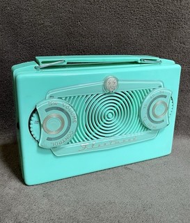 1950's Japanese Fleetwood NR 260 Portable Tube Radio Great Atomic Age Styling!