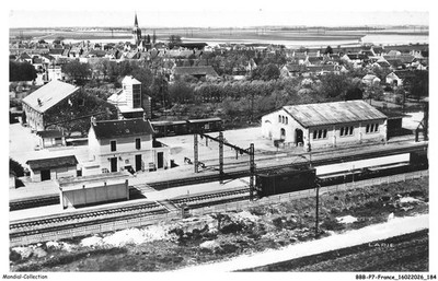 BBBP7-0787-45 EN Flugzeug über Art enay - Bahnhof Und Panorama Ansicht