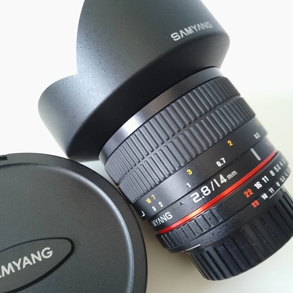  SAMYANG 14mm f/2.8 Ultra Gran Angular. para Nikon F con CHIP AE - Imagen 2 de 3