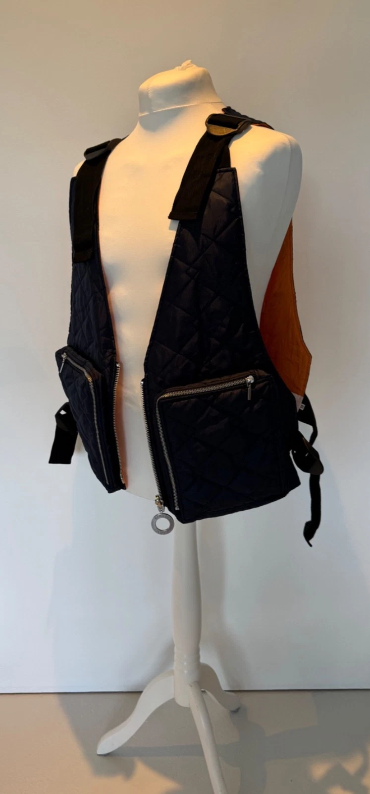 Fantastic HANGER UO Navy Quilted Ripstop Gilet Size M Originally Urban Outfiter