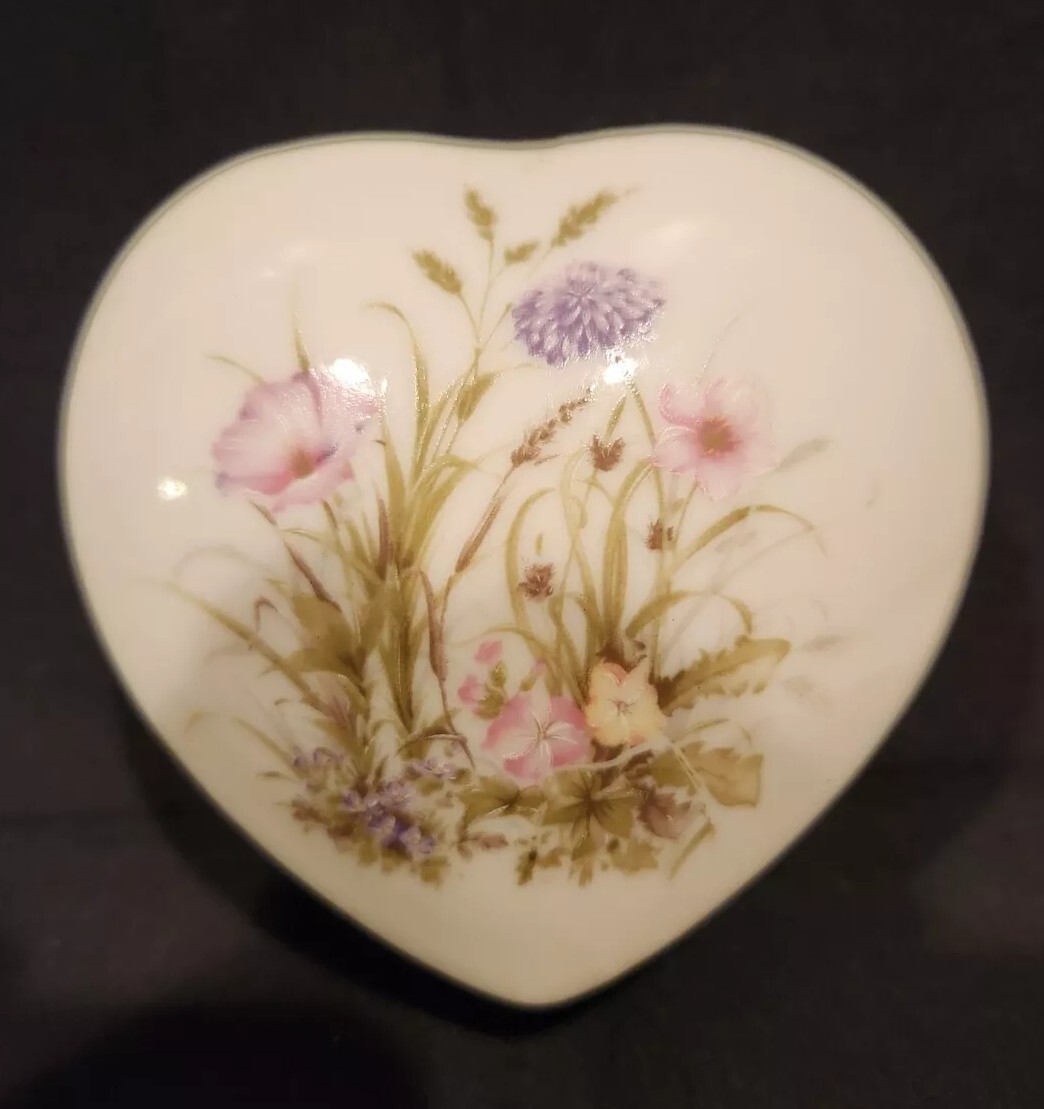Vtg Japan Trinket Heart Shape Box Porcelain Floral Design Gold