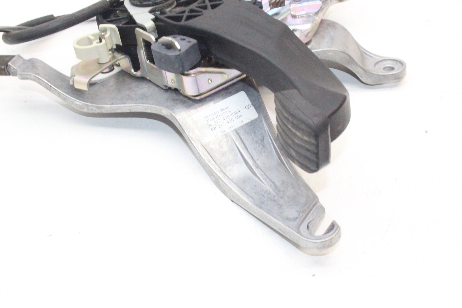 MERCEDESBENZ E250 Parking brake mechanism A2124200384 CGI S212 W212 2011 RHD eBay