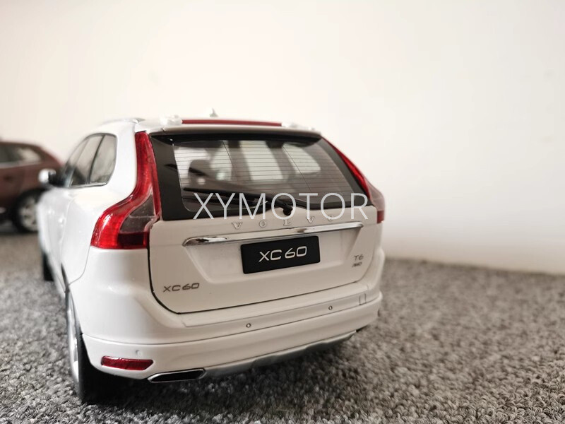 1/18 Volvo XC60 2015 SUV Diecast Car Model Toys kids gifts Display