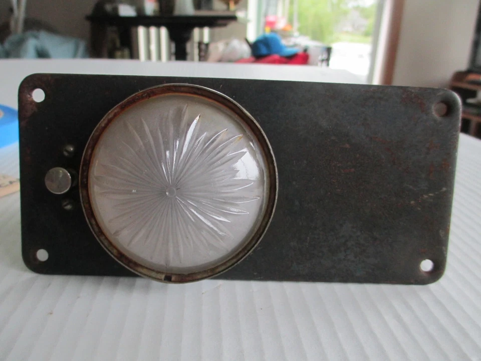 1920'S CUNO ENGINEERING CORP ACCESSORY RETRACTABLE DASH SPOT LIGHT         02C99 - Image 3 of 4