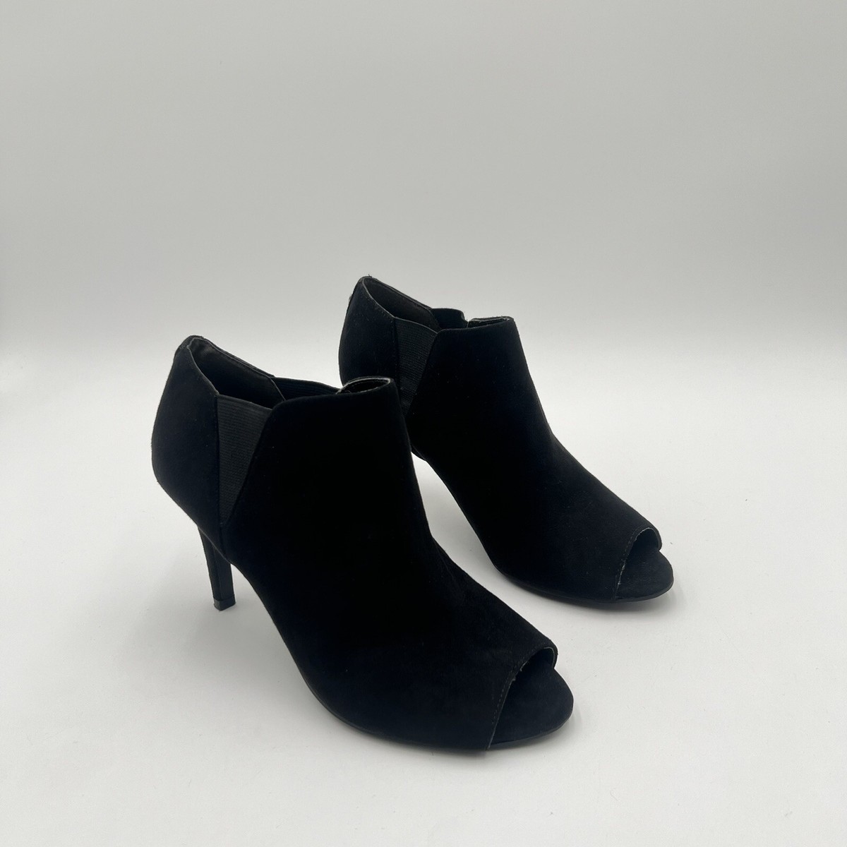 Unisa Heels Women’s M UN Saffyre Fall Faux Suede Peep Toe Booties Black