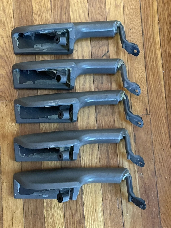 2002-2009 Trailblazer Armrest Door Handle Left Driver OEM Chevrolet Gray Arm - Image 4 of 4