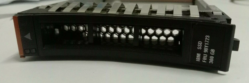 NEW 300GB IBM 98Y1723 2.5" SFF SAS DS8000 SSD internal Solid State Drives for - Image 2 of 2