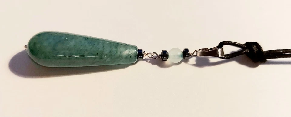 Ciondolo in argento 925 con pietra giada  verde a goccia, avventurina ematite  - Immagine 3 di 4