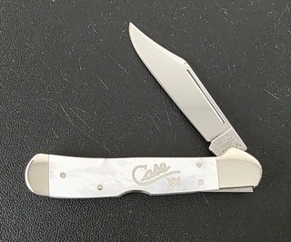 2003 CASE XX 81549L MOTHER OF PEARL SILVER SCRIPT COPPERLOCK KNIFE BEAUTIFUL