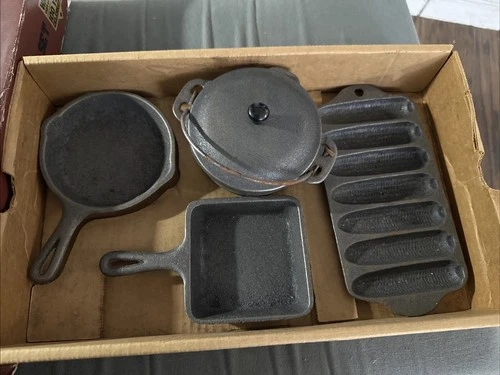 5-piece Miniature Set Wagner Cast Iron Cookware 100 Year Anniversary + Box VG