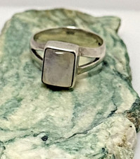 Rainbow MOONSTONE 925 STERLING SILVER SPLIT RING SZ 7.25 20BB