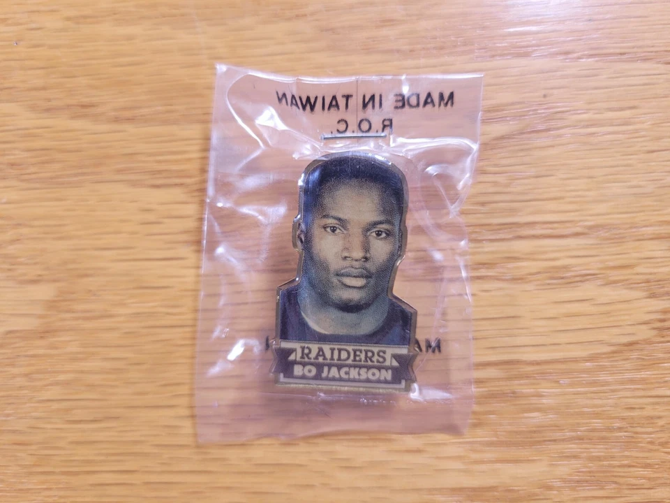 Broche de lapela BO JACKSON Los Angeles Raiders vintage 1990 chapéu de futebol - NOVO EM FOLHA - Imagem 3 de 4