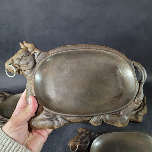 Vintage Cast Iron Bull Steak Warming Sizzler Plate Cattle S50 Taiwan Set of 4 - Picture 7 of 12