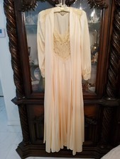 NEW VINTAGE OLGA NIGHTGOWN SET RARE COLOR BEAUTIFUL BUTTERCUP NYLON LARGE