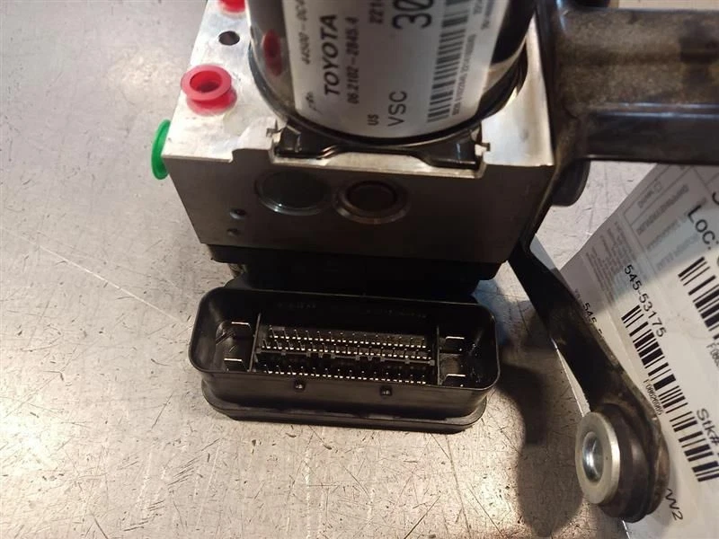 Toyota Tundra 2014-2015 doble cabina 4 puertas conjunto de módulo de bomba de freno antibloqueo OEM Foto 3 de 4