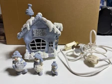 VTG Encore Hat Shop Snowville Snow Buddies Light Up Village #94900