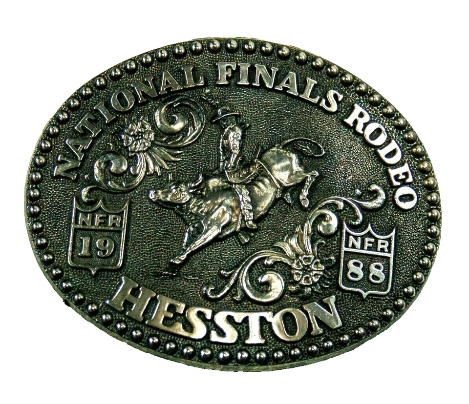 Hesston National Finals Rodeo 1988 Western cinturón hebilla peltre 4 pulgadas Foto 2 de 4