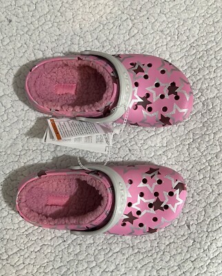 NWT CROCS classic pink Fluffy With Starts For Kids Size J2 Or Youth