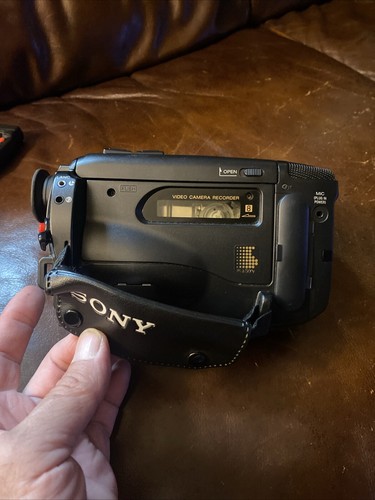 SONY CCD-TR33 Video8 Handycam Camcorder Camera 8mm Untested Read Description - Picture 6 of 9