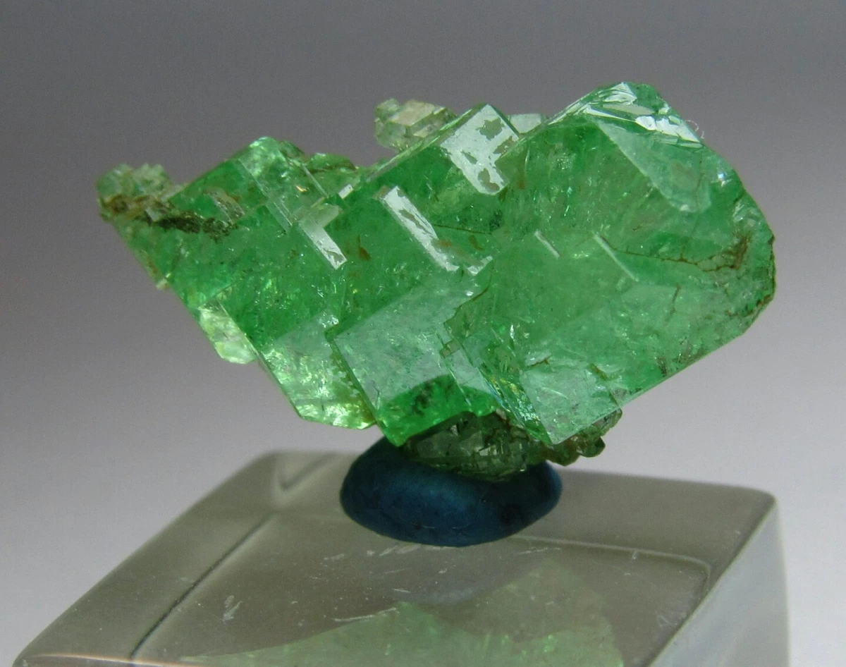 Exceptional Elongated Gem Tsavorite Garnet Crystal Exquisite Shape Tanzania