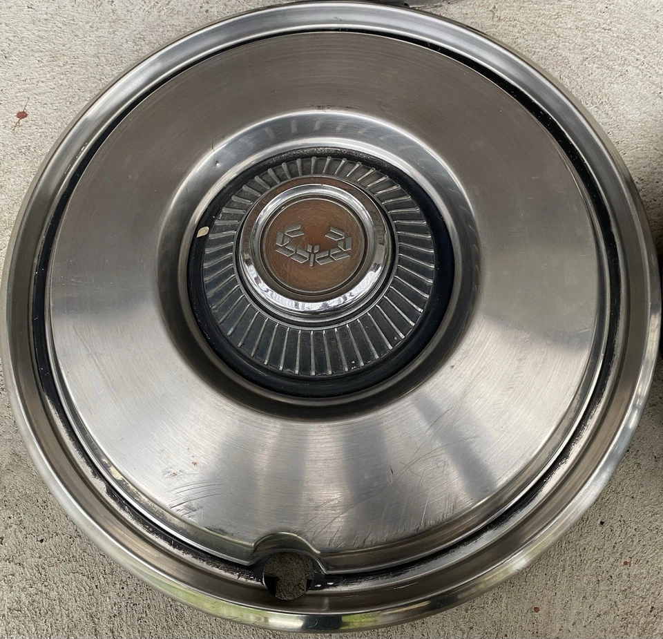 DATSUN Laurel - Cedric-C230.Skyline HUBCAPS X 4.14”WHEEL COVERS ..WHEEP TRIMS.. - Immagine 2 di 4