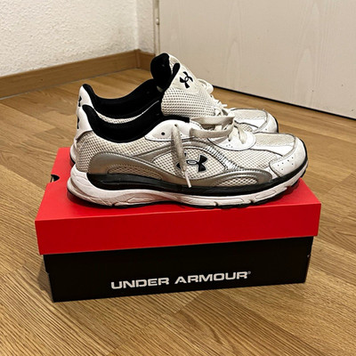 Under Armour Herren Laufschuhe Sneaker atmungsaktives Netz Schnürung 42,5