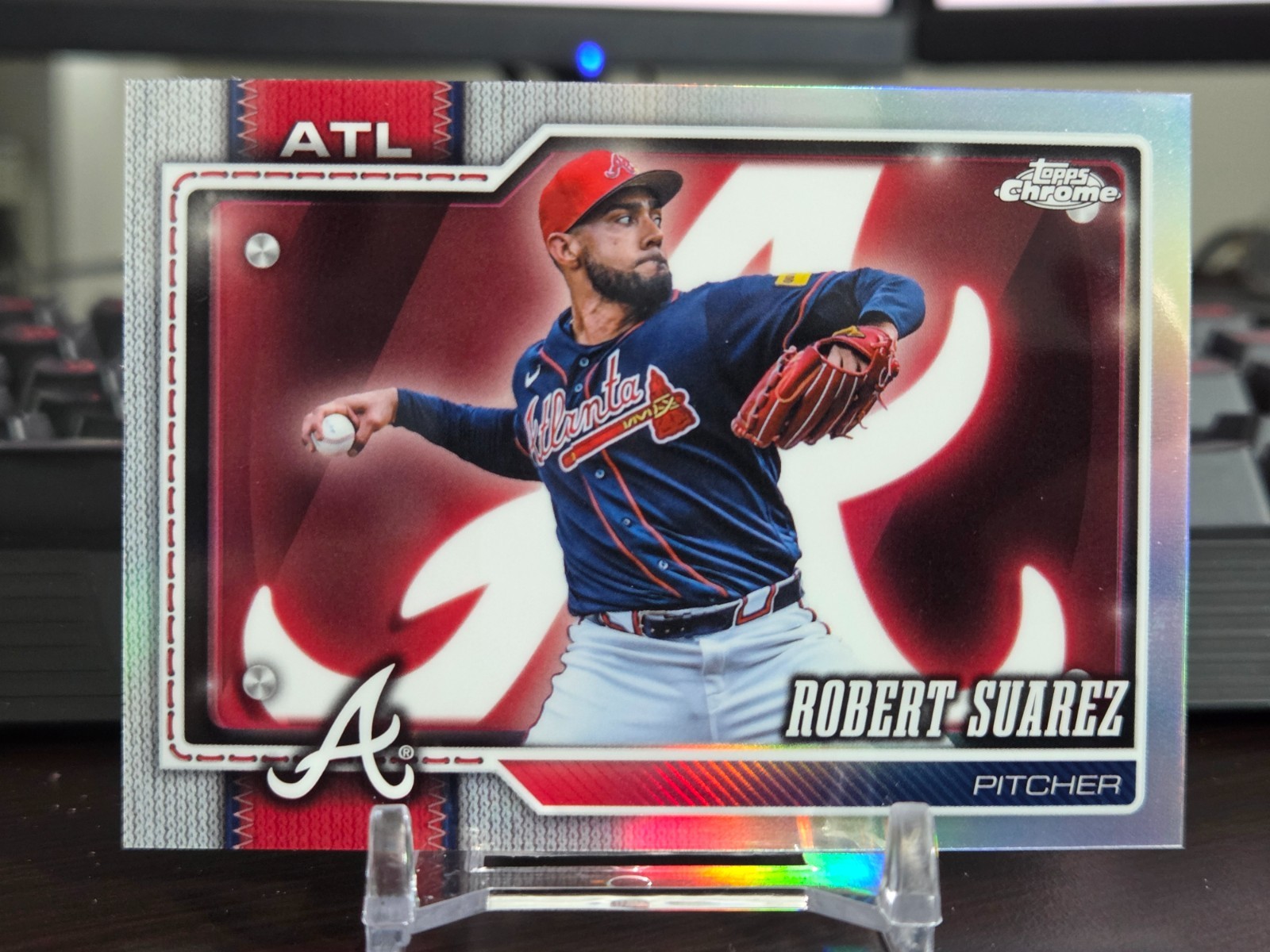 2026 Topps Chrome - Robert Suarez Lightboard Logo Refractor SSP #205 Braves