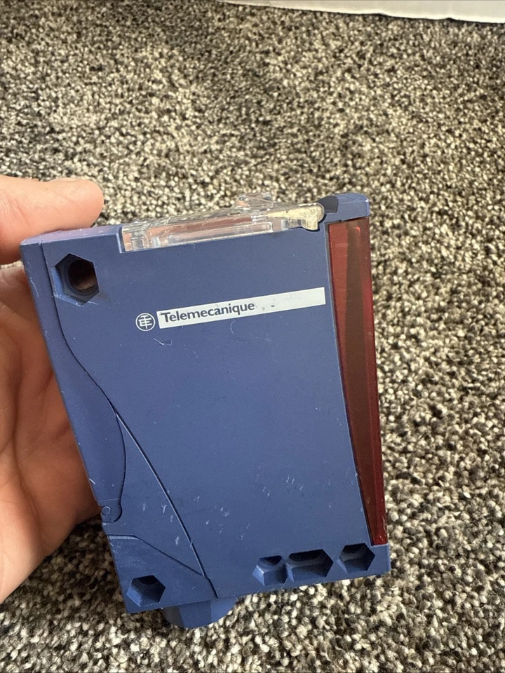 Telemecanique Sensors Xux0aksat16 Photoelectric Sensor,Rectangle,Multimode - Image 2 of 4