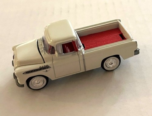 LOSE JOHNNY LIGHTNING '55 CHEVY CAMEO WEISS PICKUP MOTORHAUBE ÖFFNET GUMMIREIFEN - Bild 2 von 3