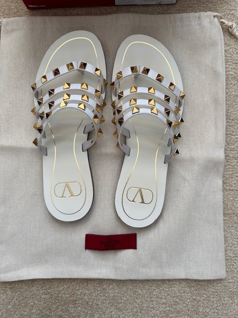 Valentino Garavani Rockstud Flat Sandals White Size 36 Pre-Owned