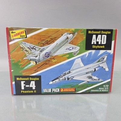 Lindberg 1:72 McDonnel Douglas A4D Skyhawk & F-4 Phantom II Dual Combo Model Kit