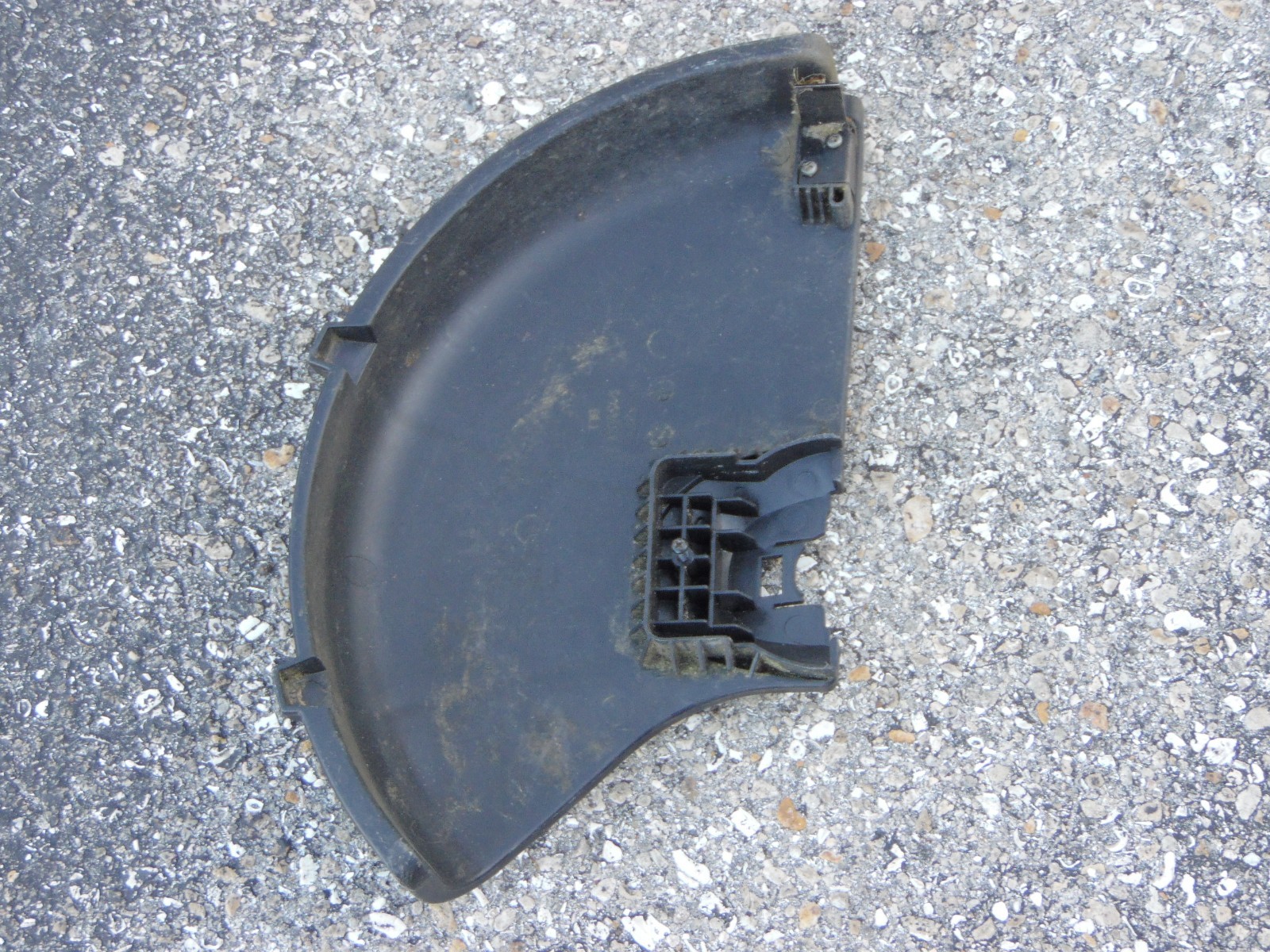 Black & Decker 90585663 Trimmer Guard Assembly For GH3000 Free US Shipping