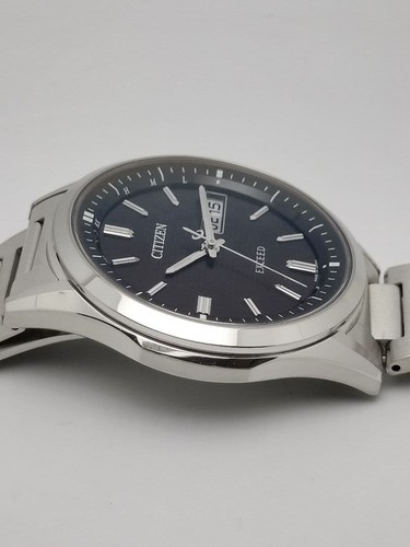 Citizen Exceed AT6030-51E Eco-Drive Day Date Radio-Pilotée Solaire Montre Hommes - Photo 7 sur 10