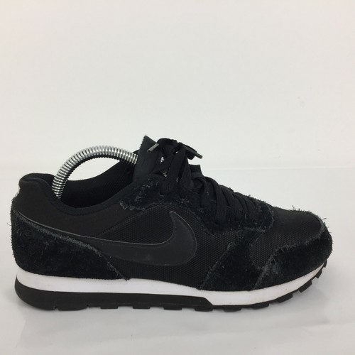 nike md runner womens black