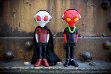 Alien Figur Außerirdischer Designer Figur - Der Halloween Tourist