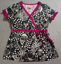 KOI by Kathy Peterson Women s Black Floral Short Sleeve Medical Scrub Top Size S