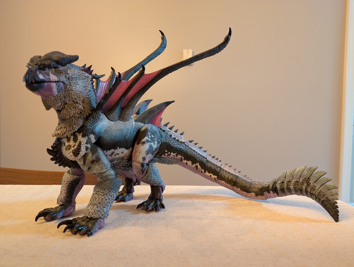 Kuraokami Arctic Dragon 1:18 Articulated Figure Beasts of the
