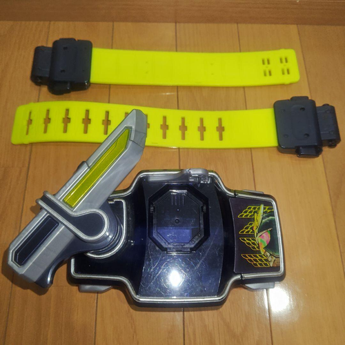 Kamen Rider Gaim DX Sengoku Driver with 25 Lockseed Set - Picture 7 of 10