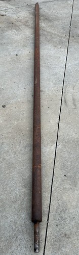 32586 - A Used Shaft and Tube For A New Holland No. 330, 331, 335, 336 Spreaders