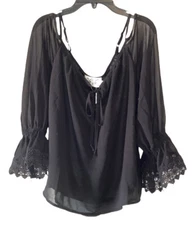VAVA by Joy Han NWT Woman’s Black Caroline Open Shoulder Flared Sleeve Top Small